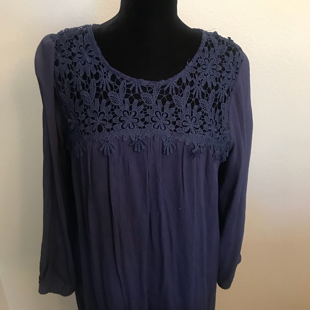 Navy embroidered shift dress!